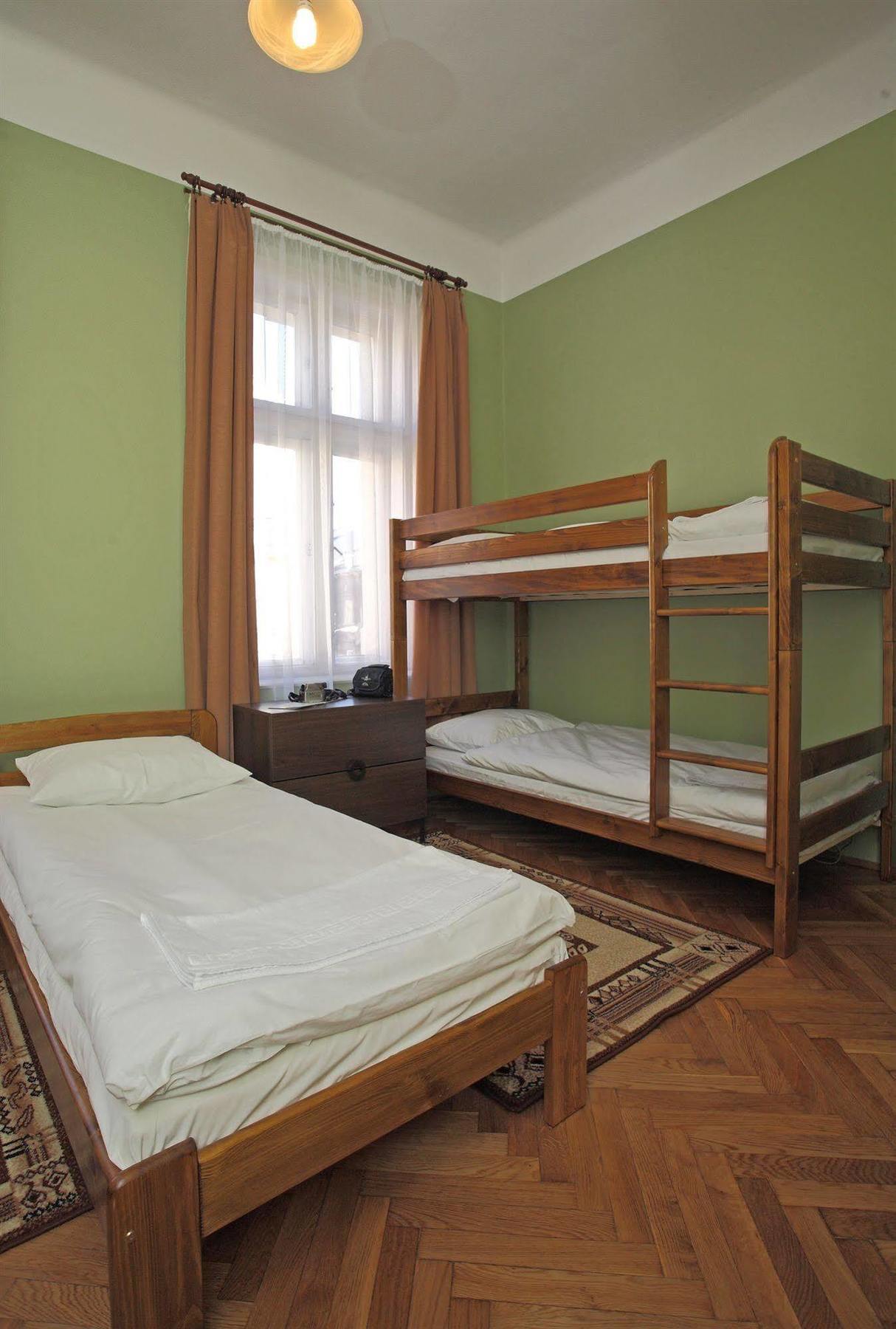 Enigma Hostel Cracovia Esterno foto