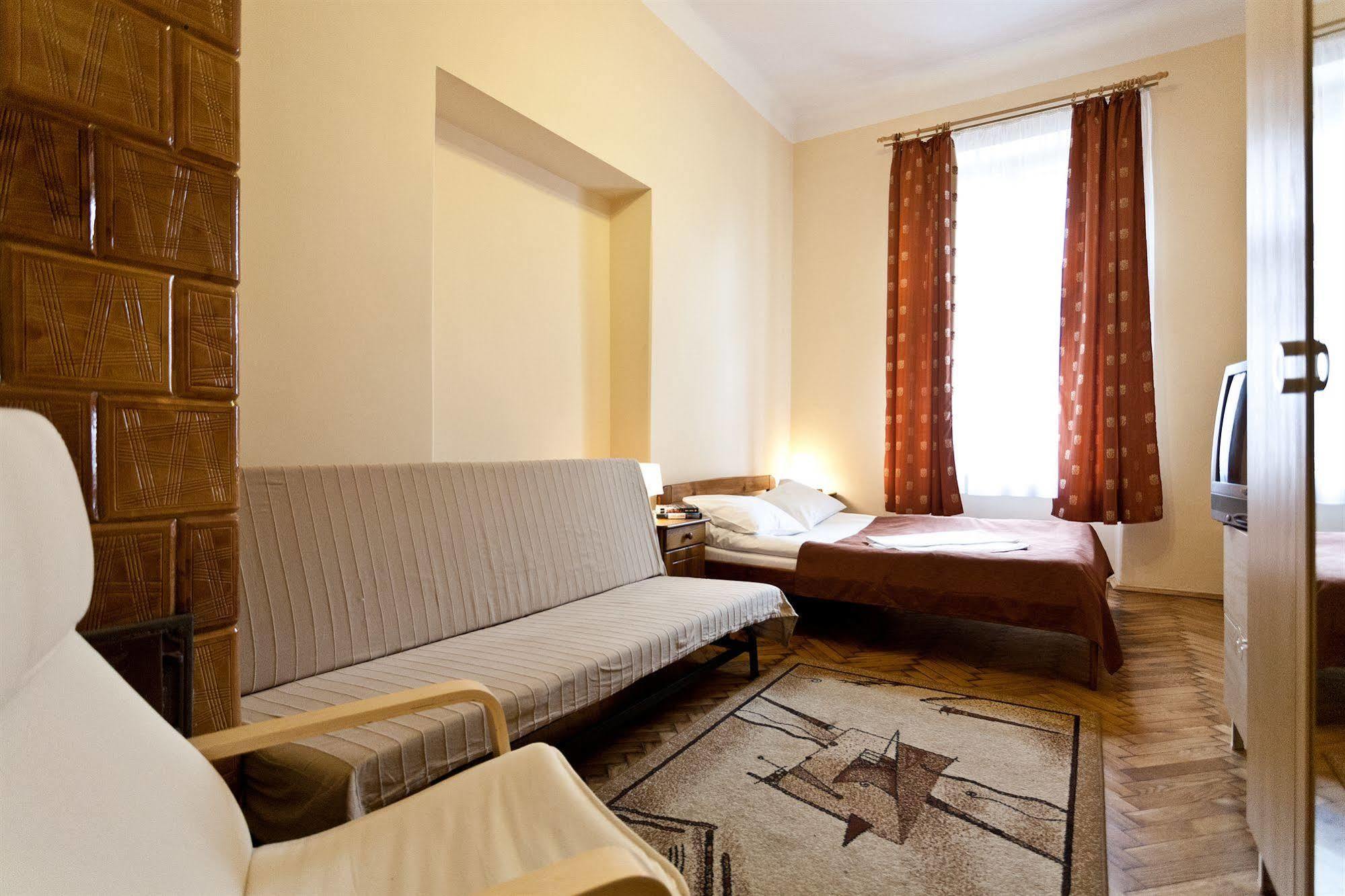 Enigma Hostel Cracovia Esterno foto
