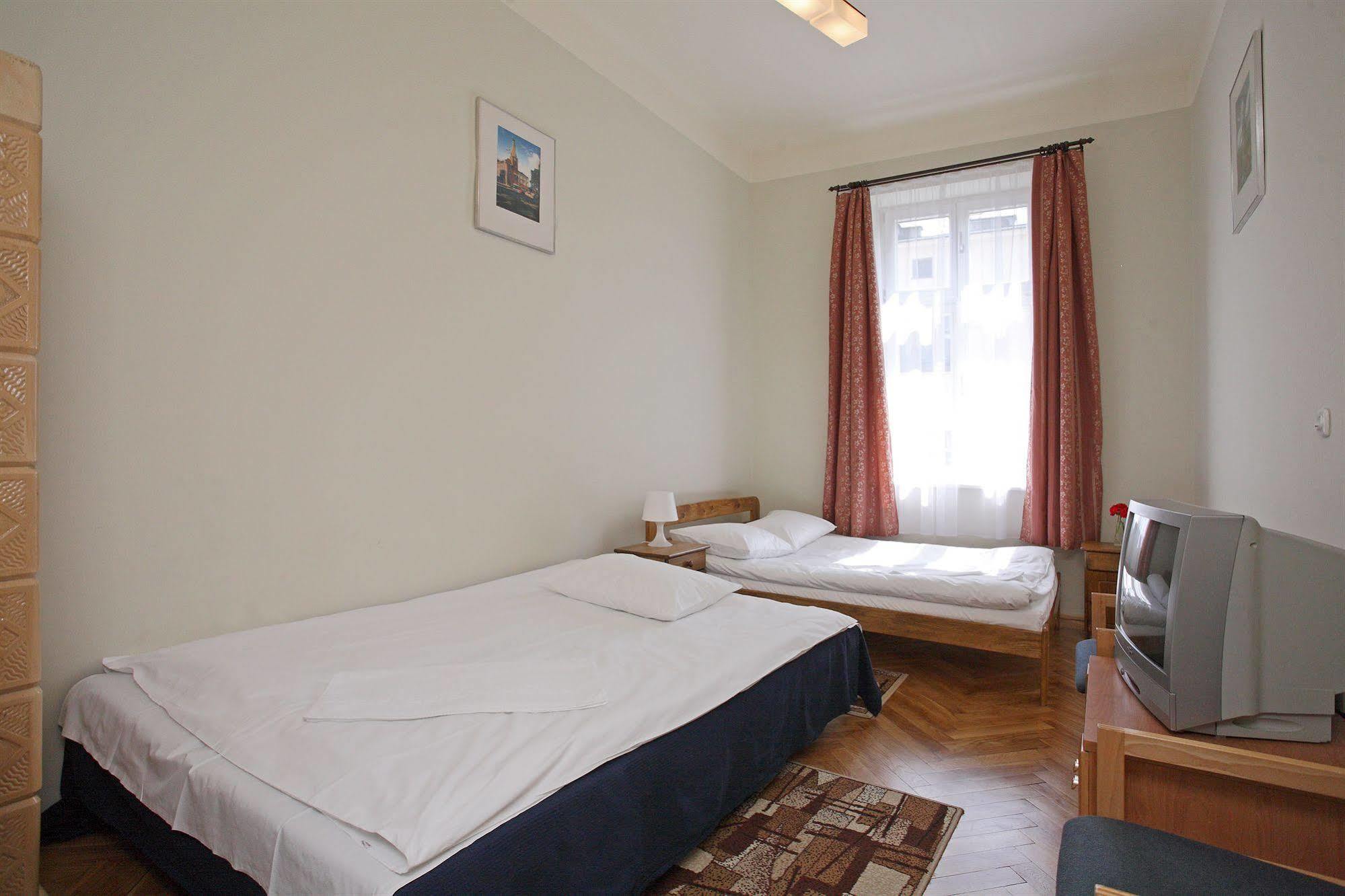 Enigma Hostel Cracovia Esterno foto