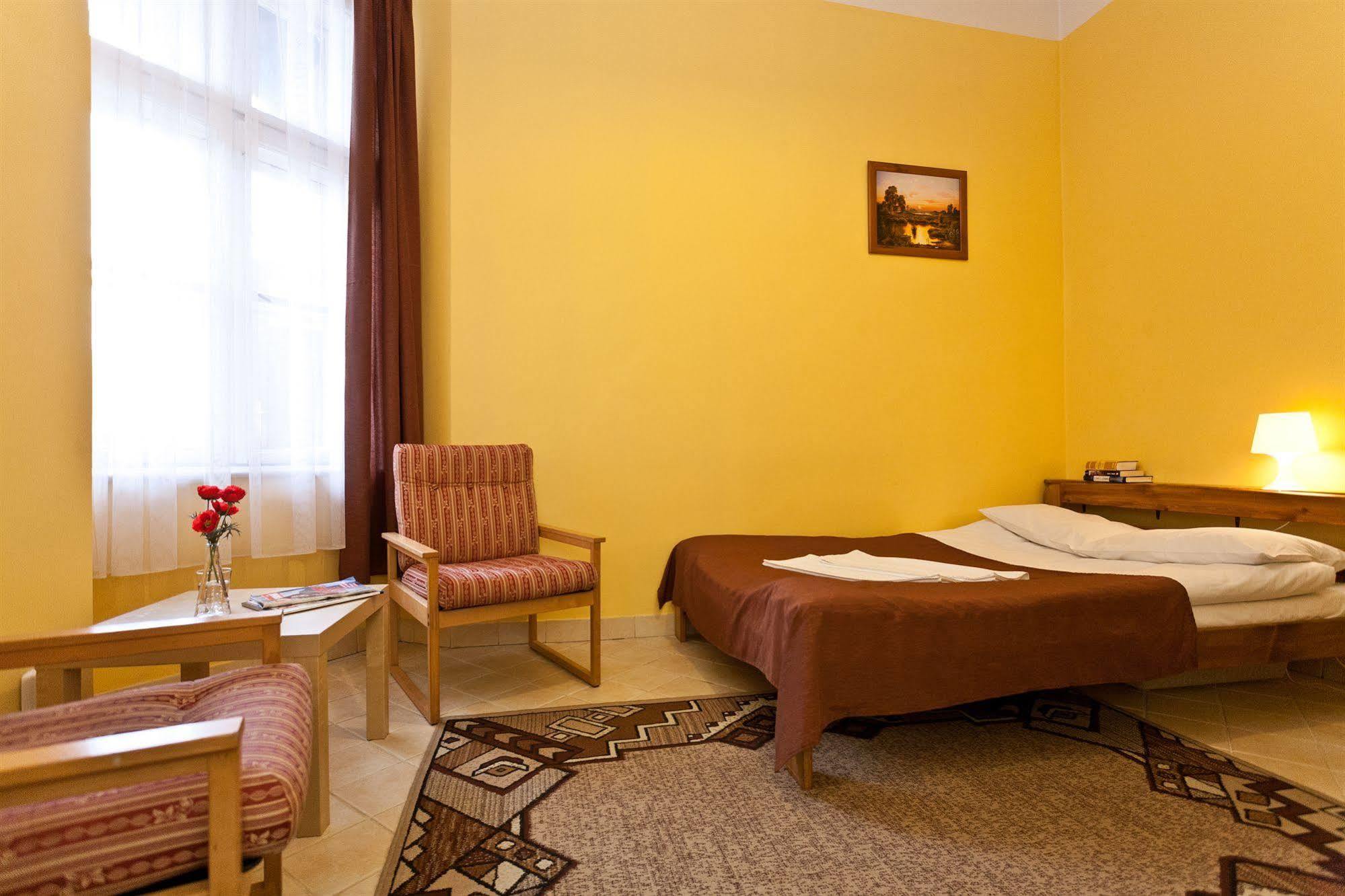 Enigma Hostel Cracovia Esterno foto