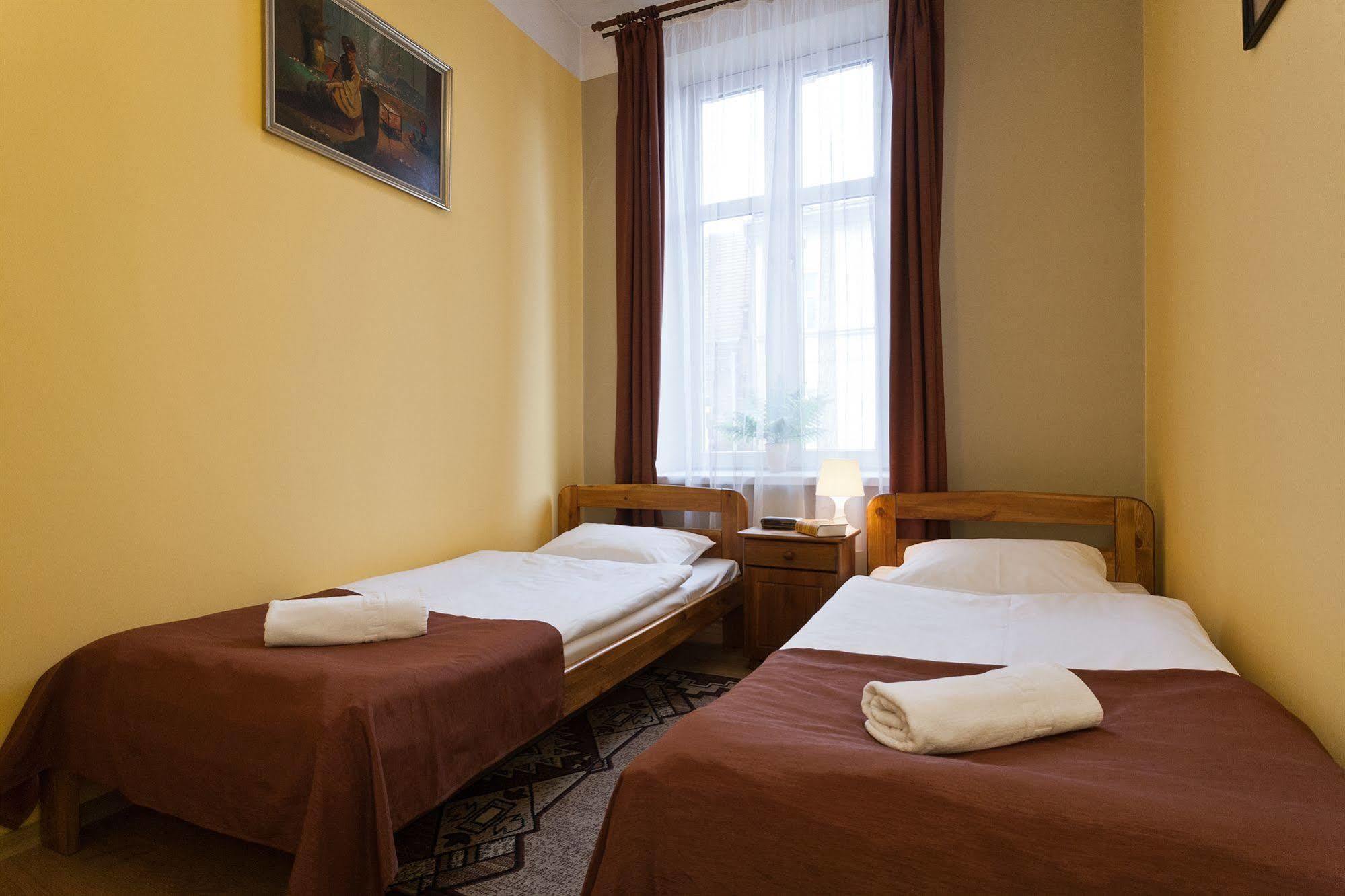 Enigma Hostel Cracovia Esterno foto