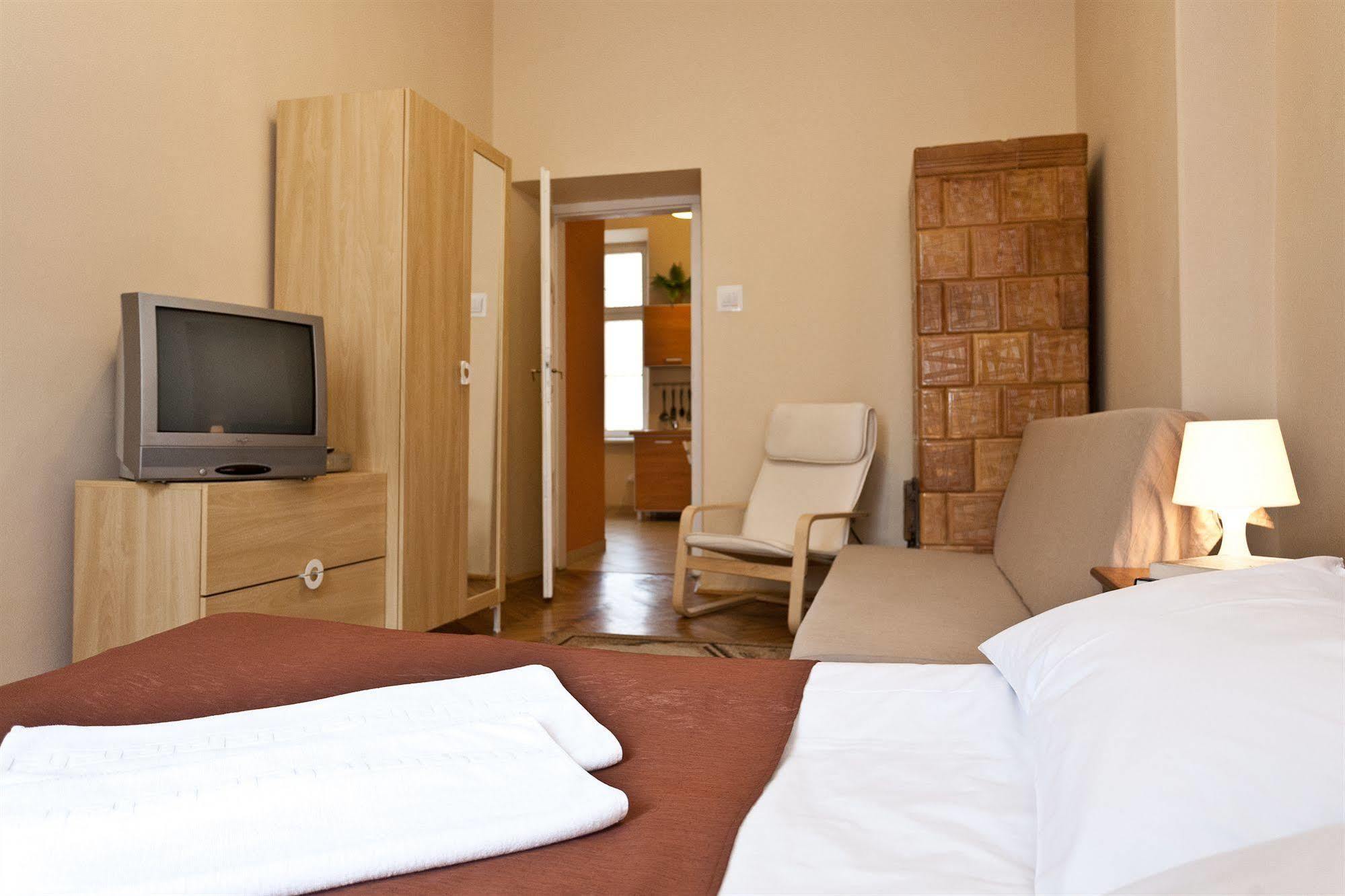 Enigma Hostel Cracovia Esterno foto