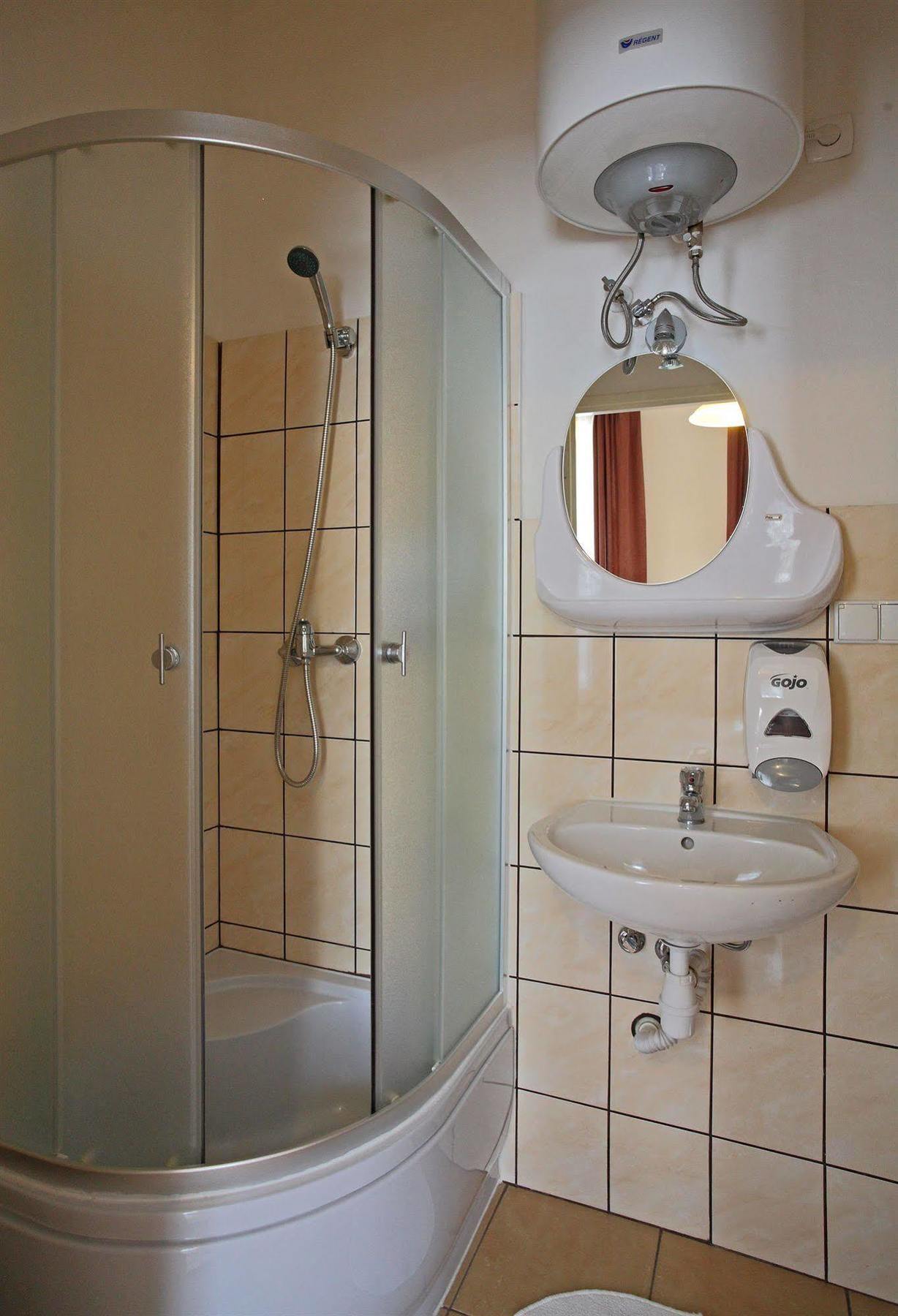Enigma Hostel Cracovia Esterno foto