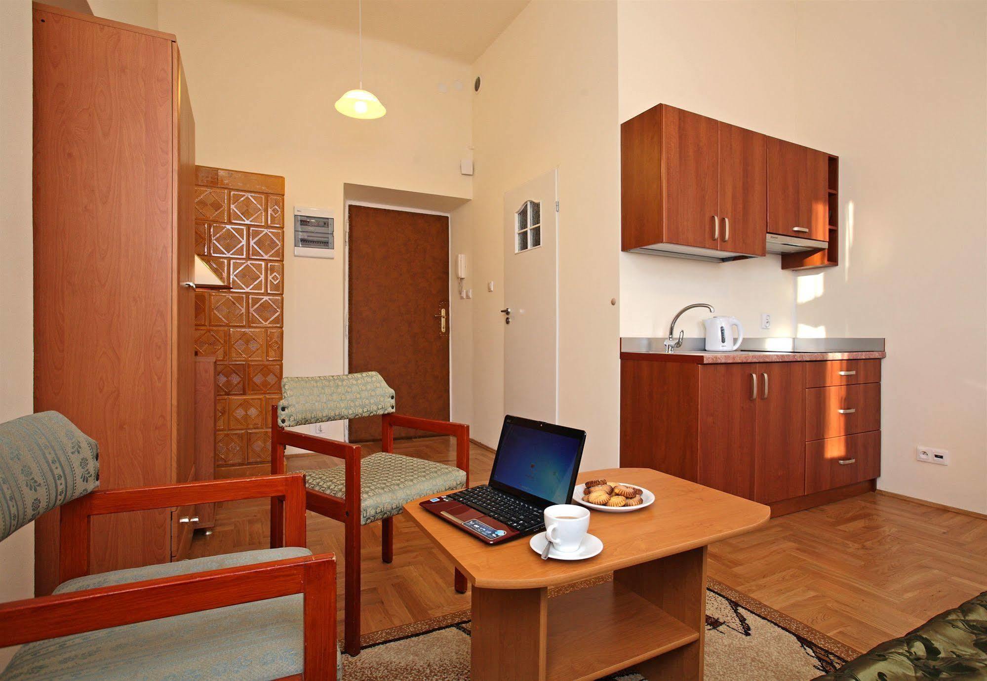 Enigma Hostel Cracovia Esterno foto