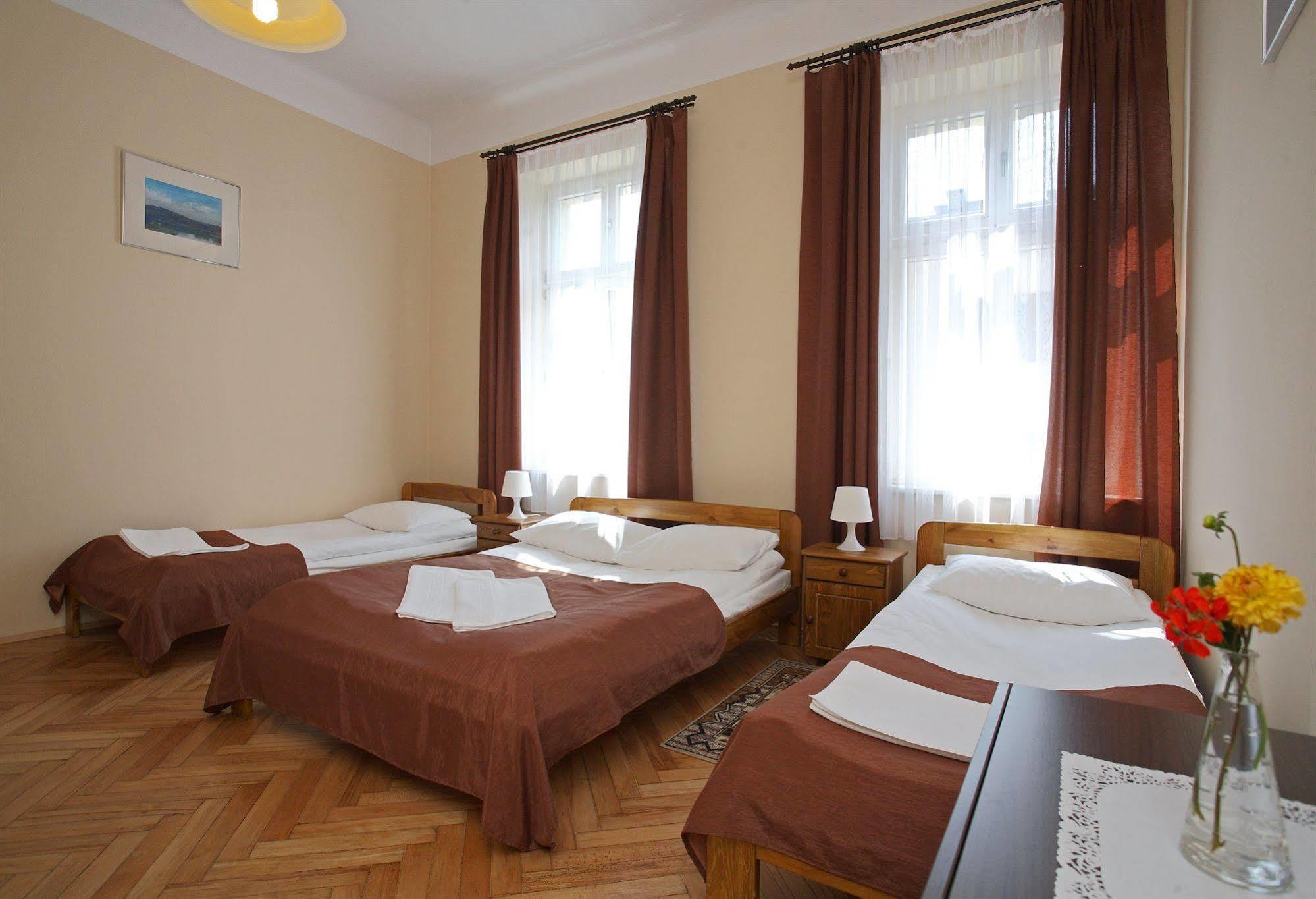 Enigma Hostel Cracovia Esterno foto